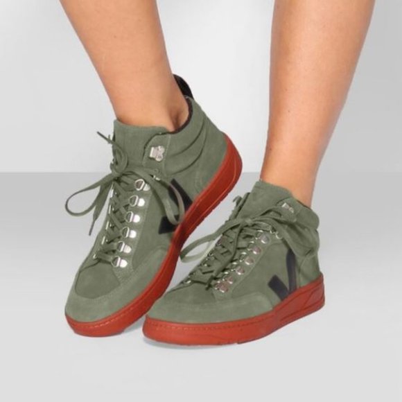 Veja Shoes - Veja Sneakers Size US 8 womens